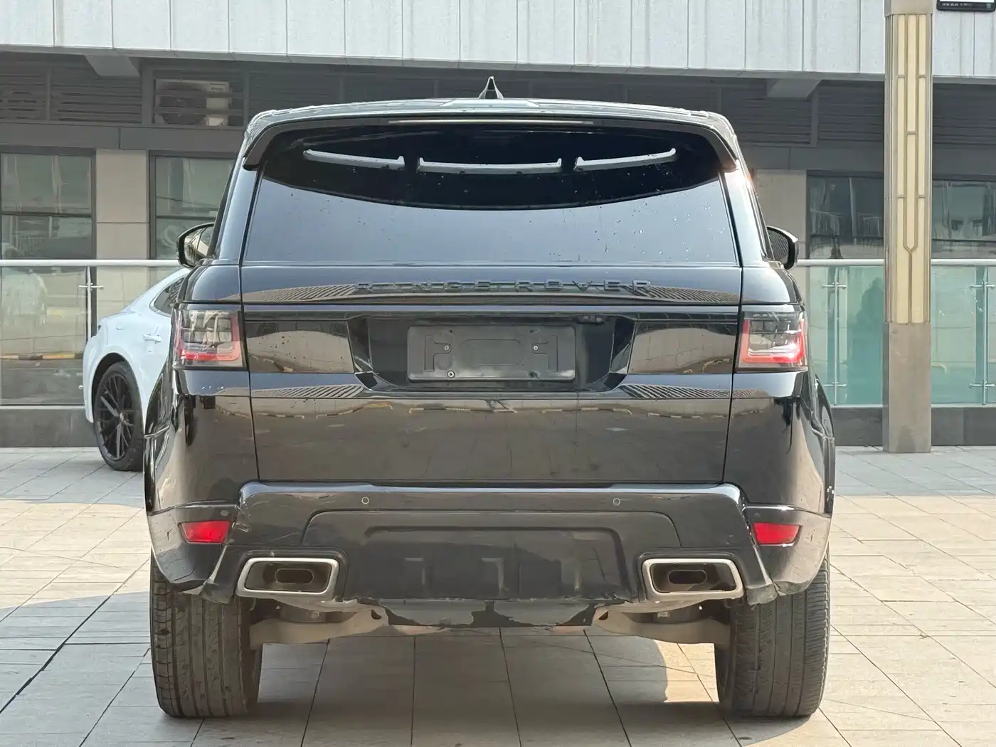 Land Rover Range Rover Sport 2022 3.0 L6 Gloss Black Edition фото 15