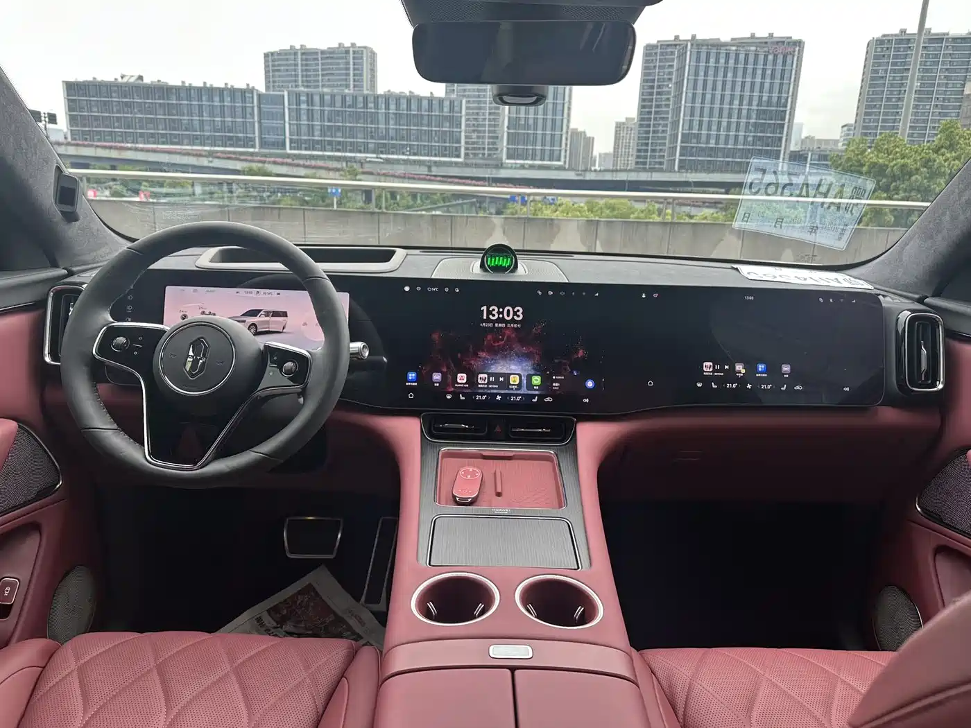 AITO Wenjie AITO M8 2025 Range Extender Max+ Edition 53.4kWh 5-seater фото 8