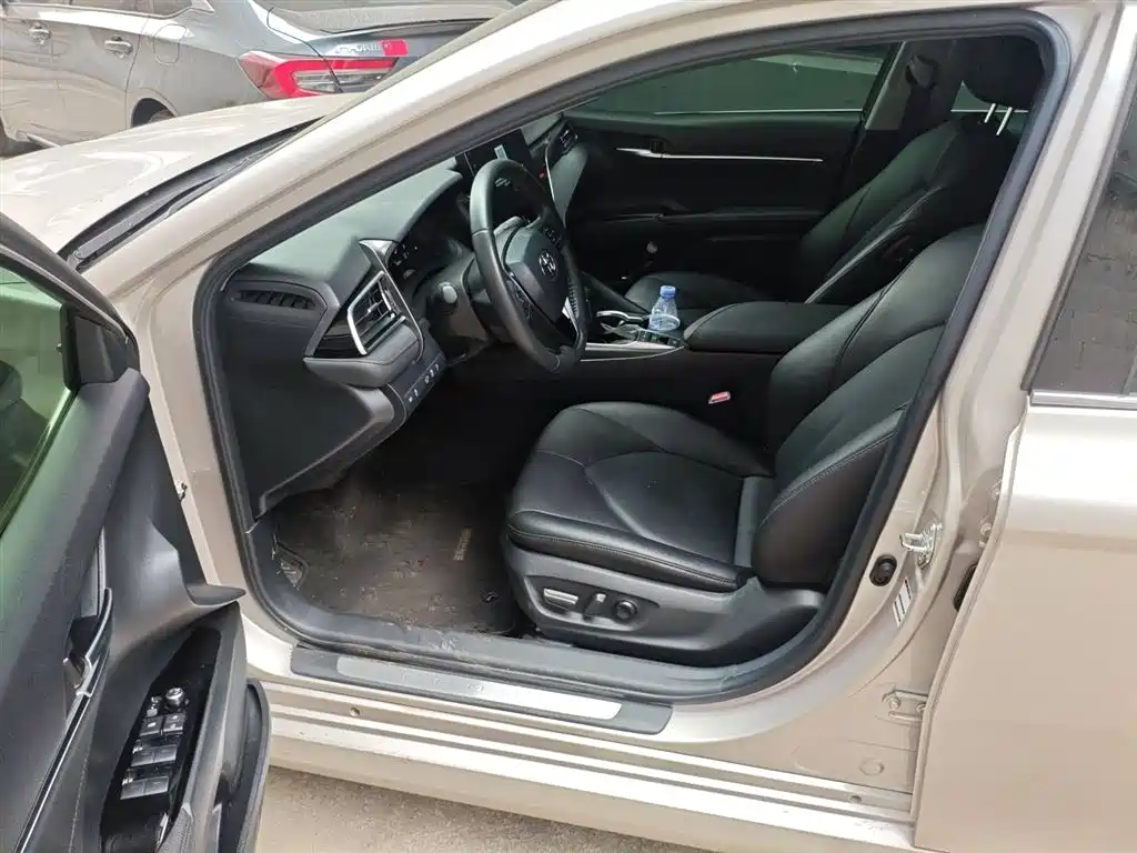 Toyota Camry 2021 2.5G Luxury Edition фото 12