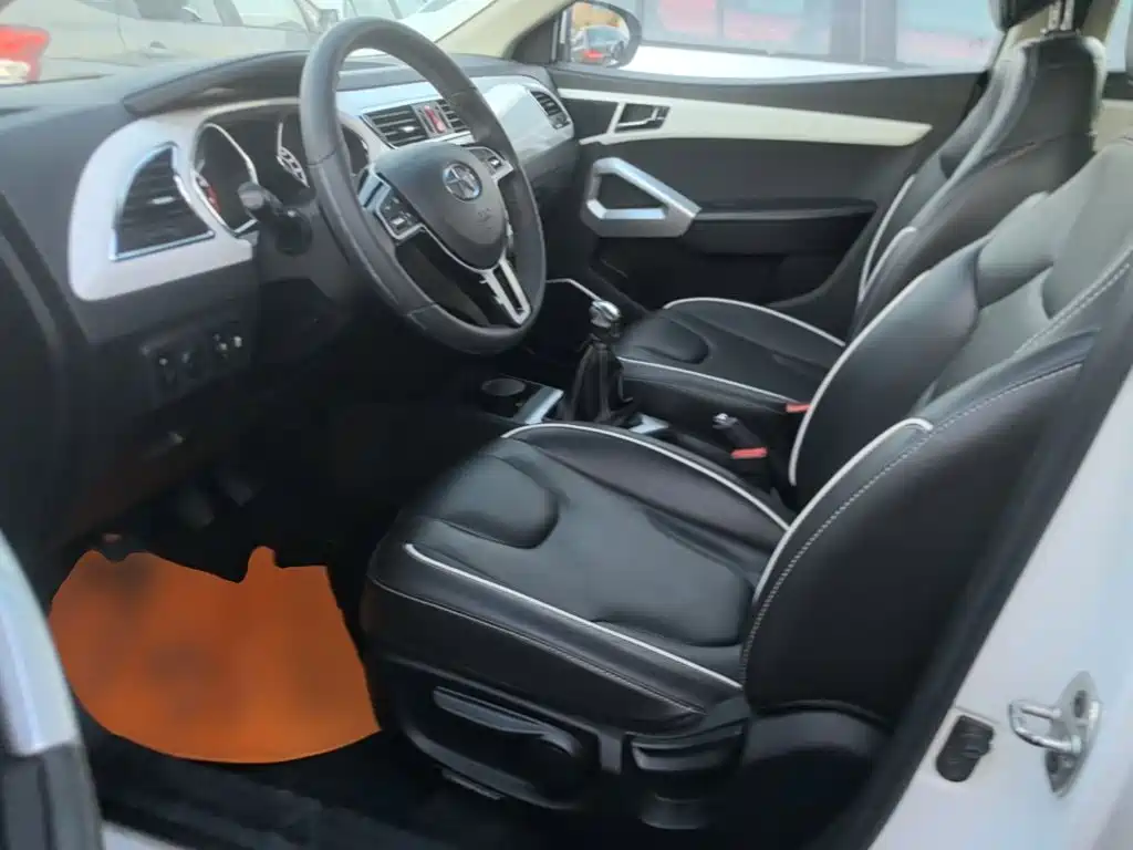 JAC Motors Refine S2 2015 2015 1.5L Manual Luxury Smart