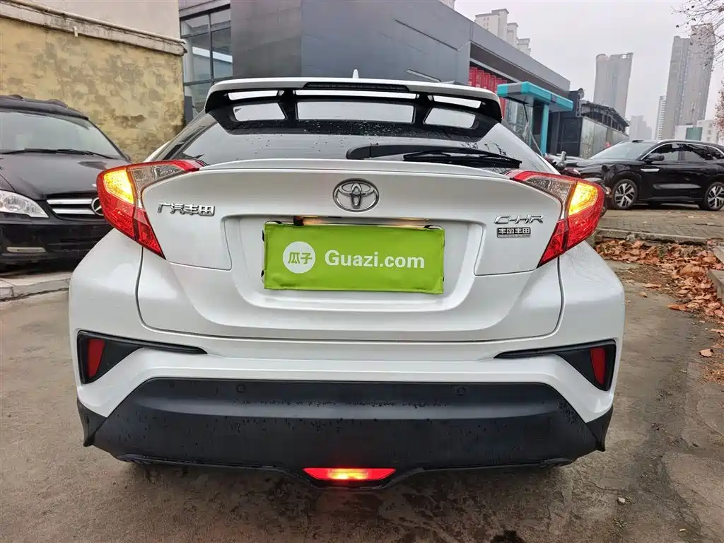 Toyota C-HR 2021 2.0L Comfort Edition фото 4