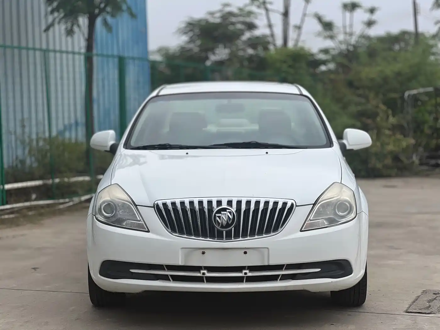 Buick Excelle 2015 1.5L Automatic Classic фото 2