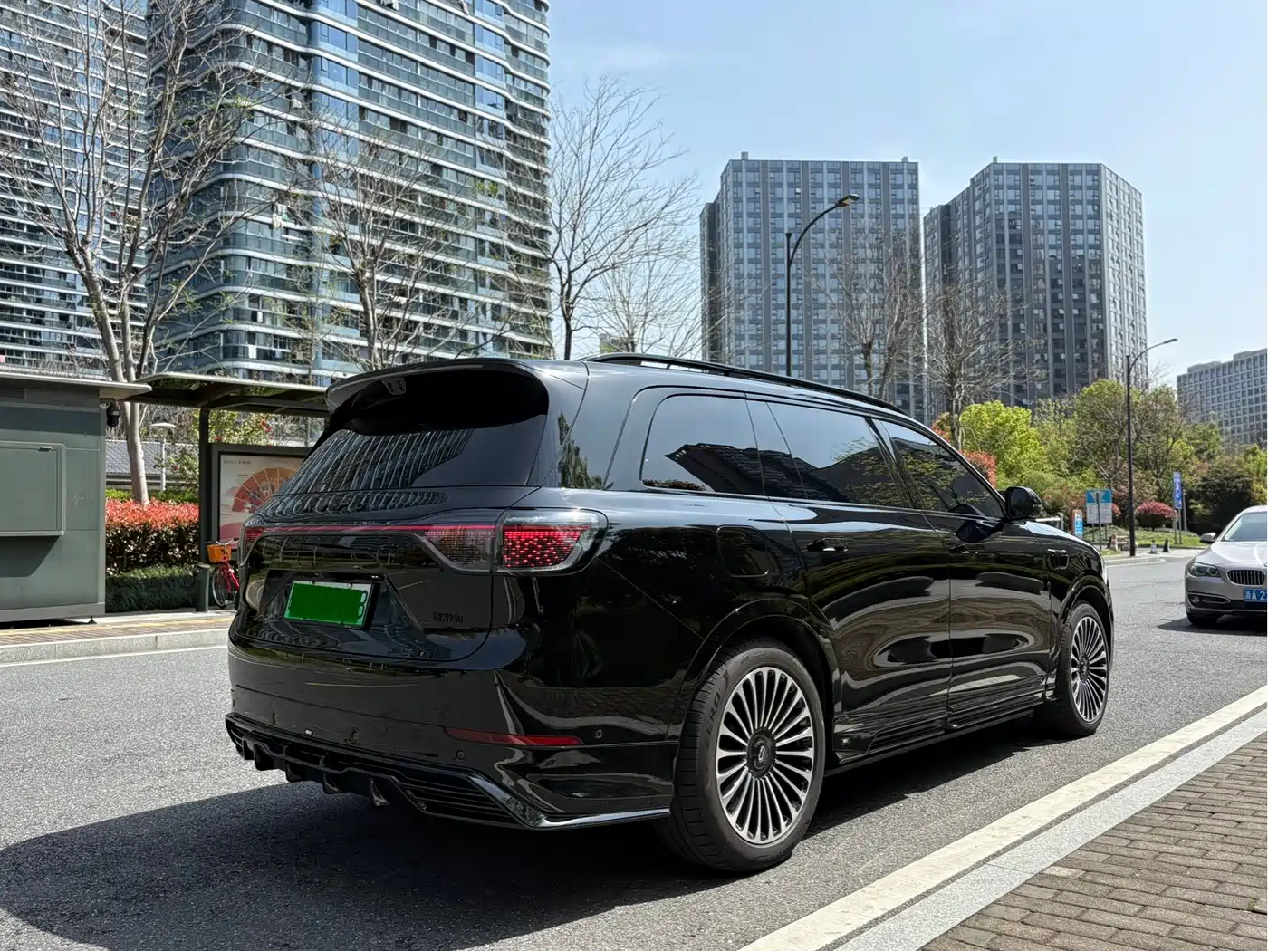 AITO Wenjie AITO M9 2025 Extended Range Ultra 52kWh 6-Seater фото 8