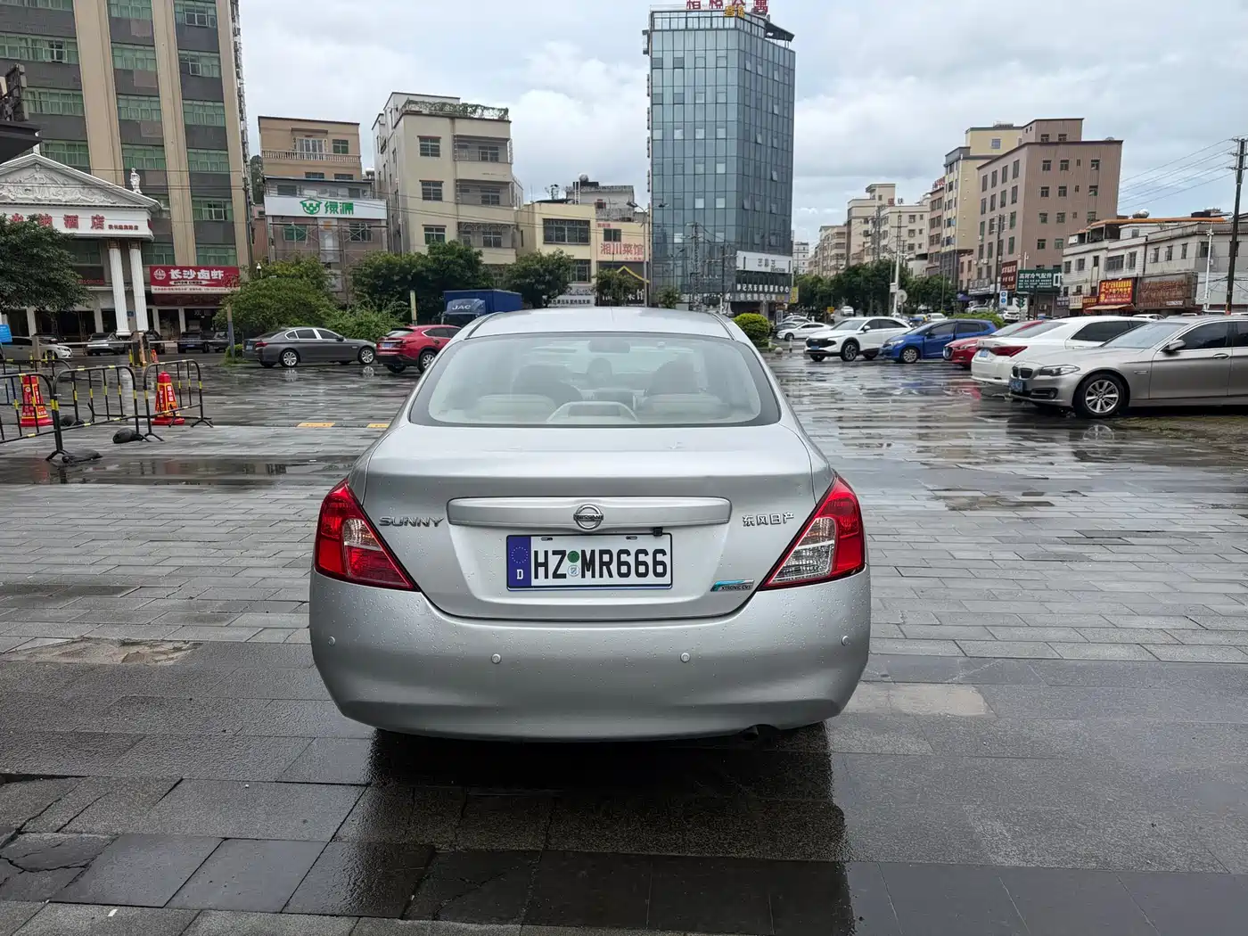 Nissan Sunny 2013 2011 1.5XE CVT Comfort Edition