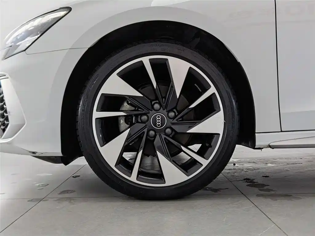 Audi A3 2024 Model A3L Limousine 35 TFSI Fashion Sport фото 17