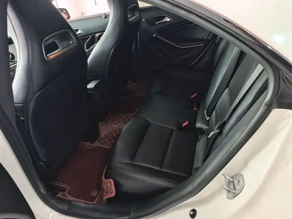 Mercedes-Benz CLA (Import) 2015 CLA 200 фото 17