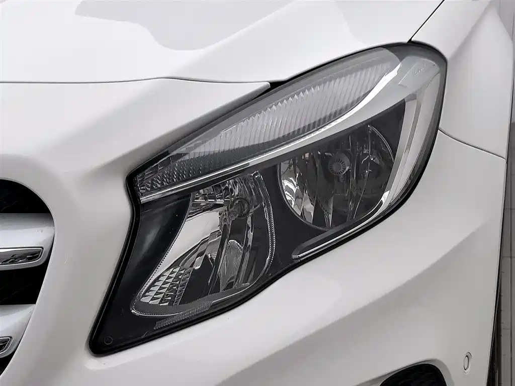 Mercedes-Benz GLA 2016 GLA 200 Dynamic фото 7