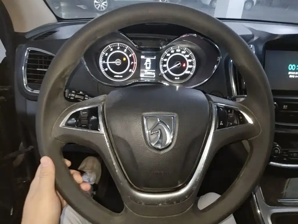 Baojun 560 2015 2015 1.8L Manual Elite