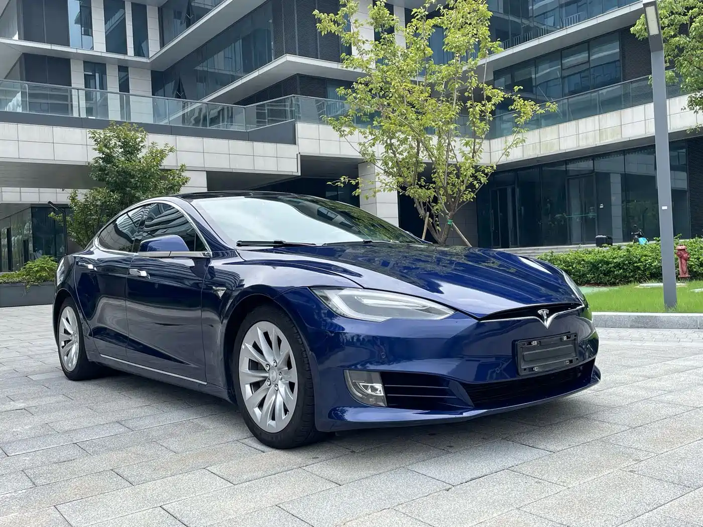 TESLA MODEL S
