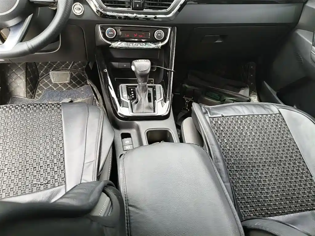 Kia Sportage 2019 2.0L Automatic Smart Luxury Edition фото 14