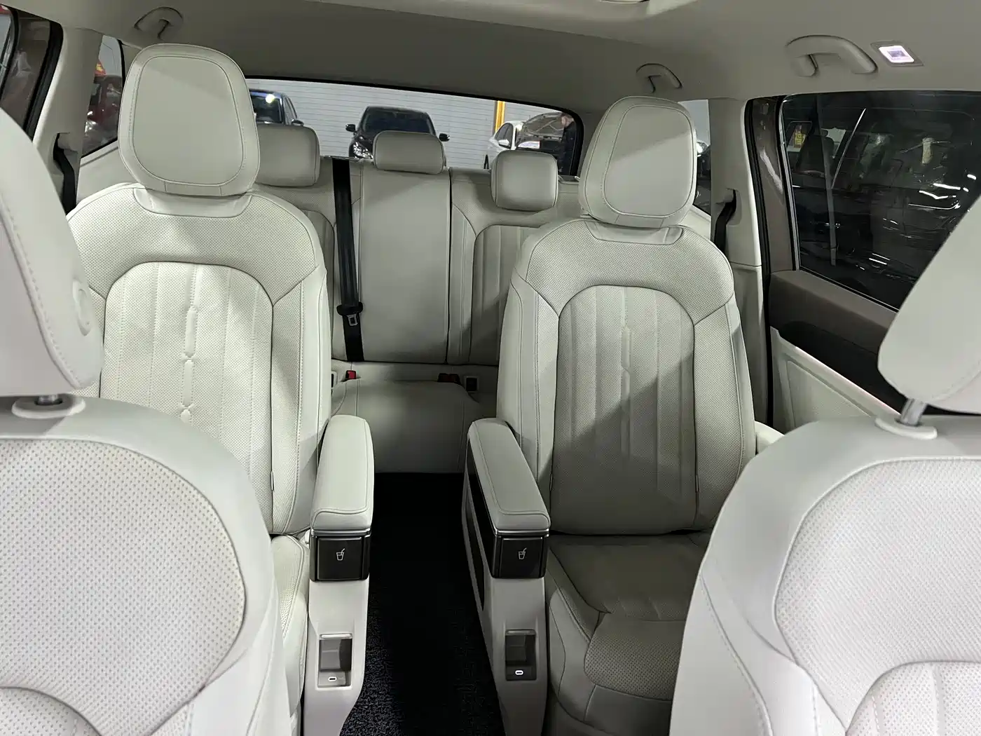 Volkswagen Viloran 2023 Facelift 380TSI Prestige Edition фото 11