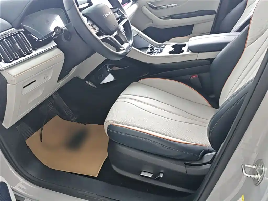 BYD Song PLUS PHEV 2024 Glory Edition DM-i 110km Flagship PLUS фото 15