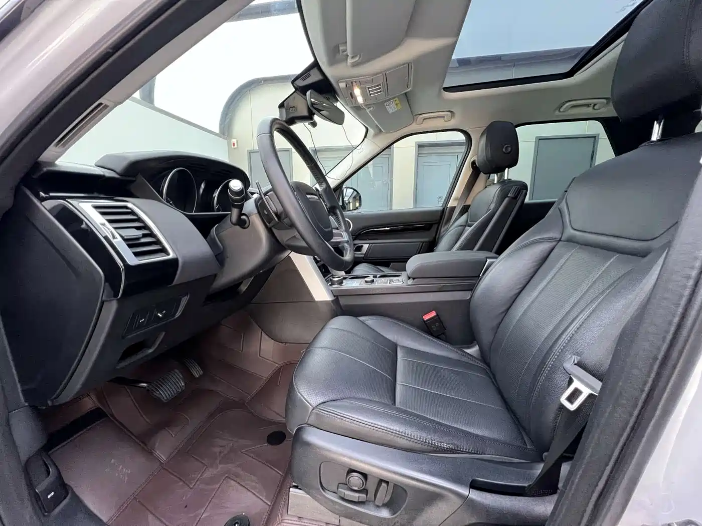 Land Rover Discovery 2019 3.0 SC V6 SE фото 10