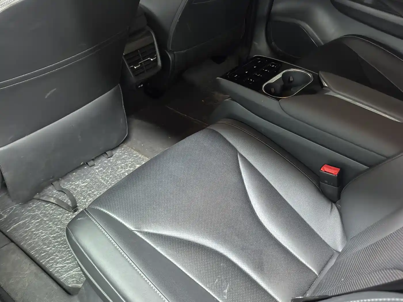 Hongqi E-QM5 2021 Ride-hailing Charging T3 Edition 4-seater фото 8