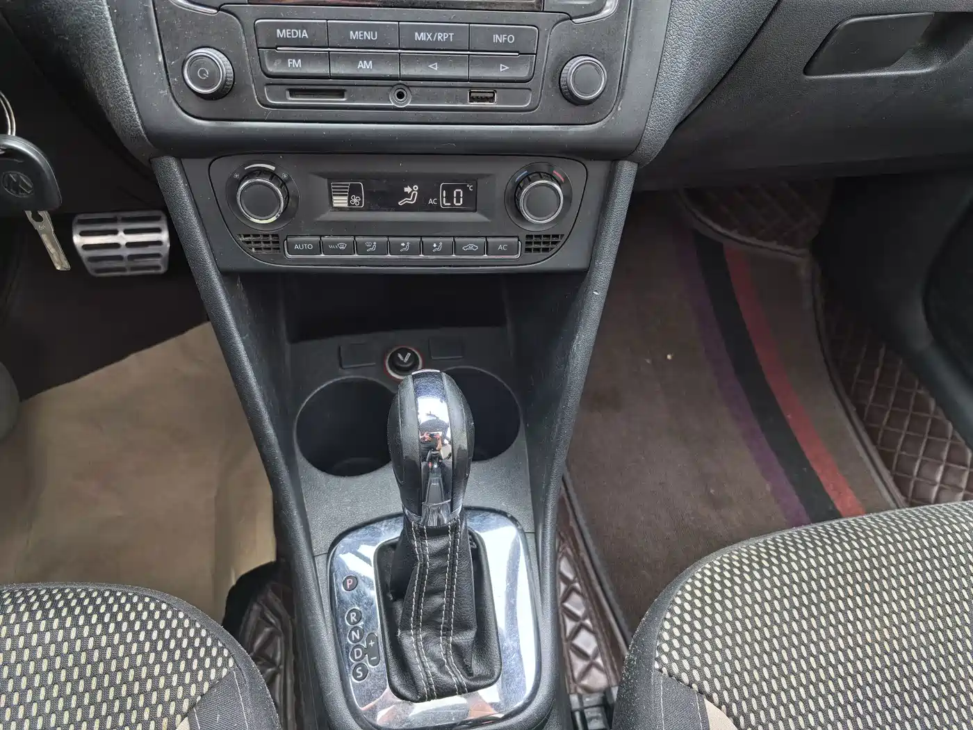 Volkswagen Polo 2013 2012 1.6L Cross Polo AT