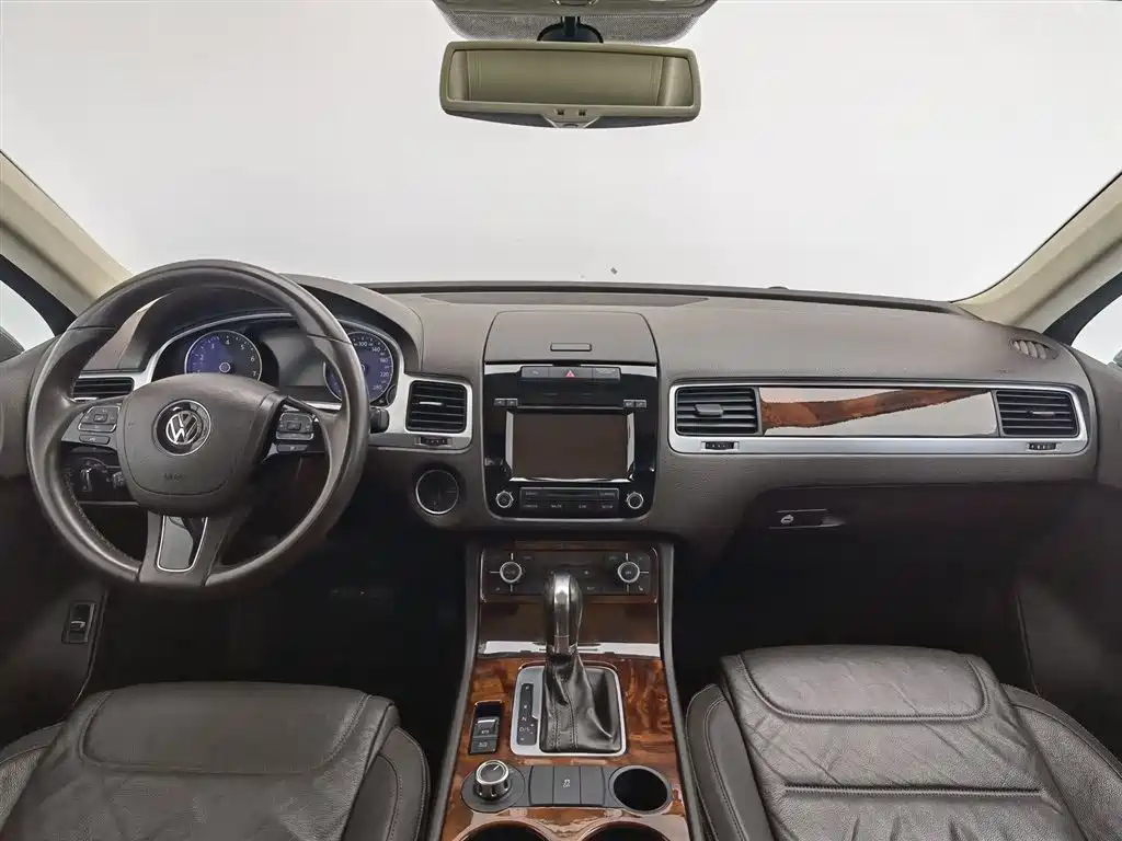 Volkswagen Touareg 2011 3.0TSI Standard фото 5