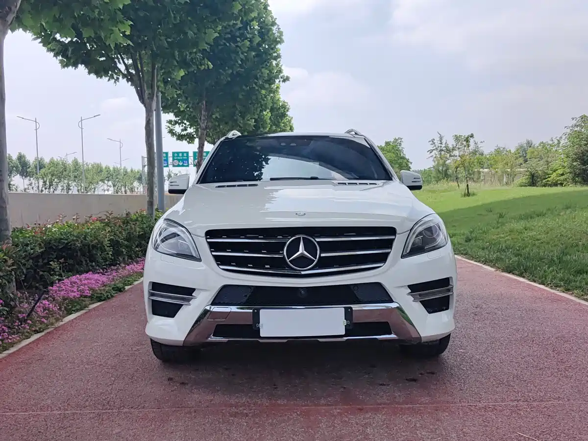 Mercedes-Benz M-Class 2012 Model ML 350 Luxury фото 2