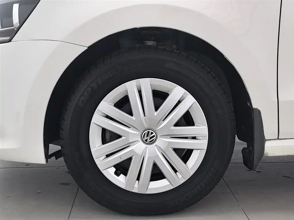 Volkswagen Polo 2016 1.4L Automatic Trend фото 17