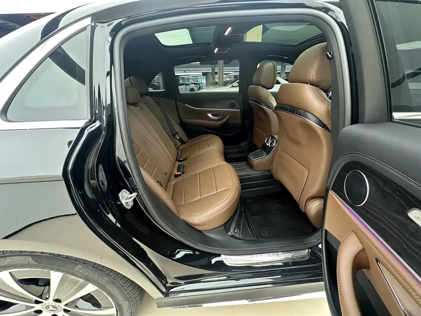 Mercedes-Benz E-Class New Energy 2022 E 350 e L Plug-in Hybrid Sedan фото 21