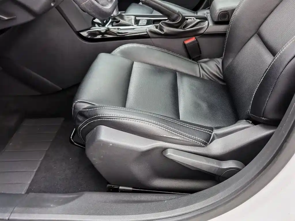 Peugeot 508 2013 2.0L 2nd Anniversary Auto Sunroof Classic Edition фото 20