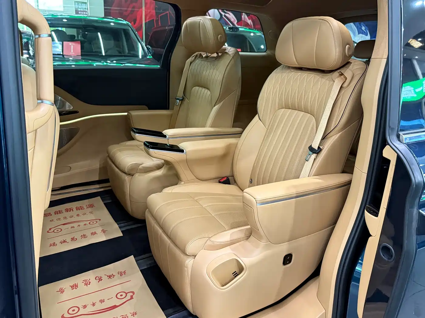 Voyah Auto Voyah Dreamer 2025 PHEV AWD Flagship Kunpeng Edition фото 9