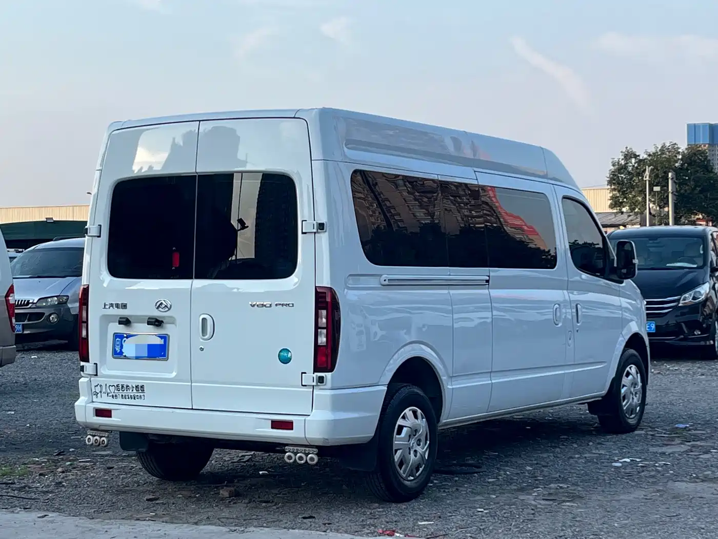 SAIC Maxus Xintu V80 2024 Model PRO Business 6MT Long Wheelbase Medium Roof 147Ps 9-seater Three-row Non-commercial фото 4