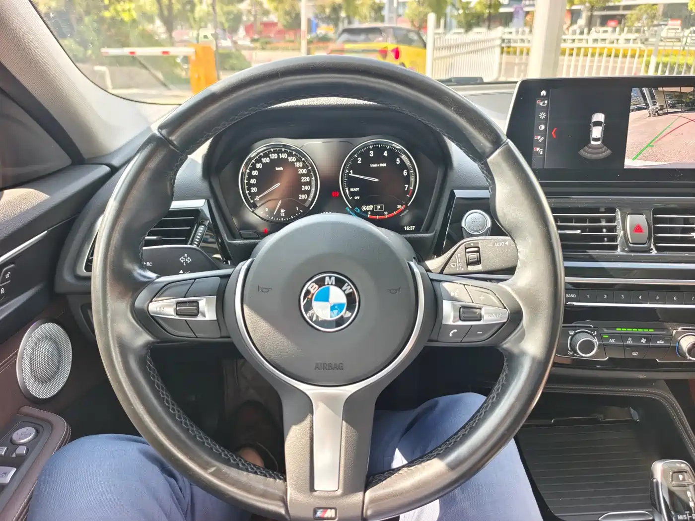 BMW 1 Series 2023 125i M Sport Shadow Edition фото 13