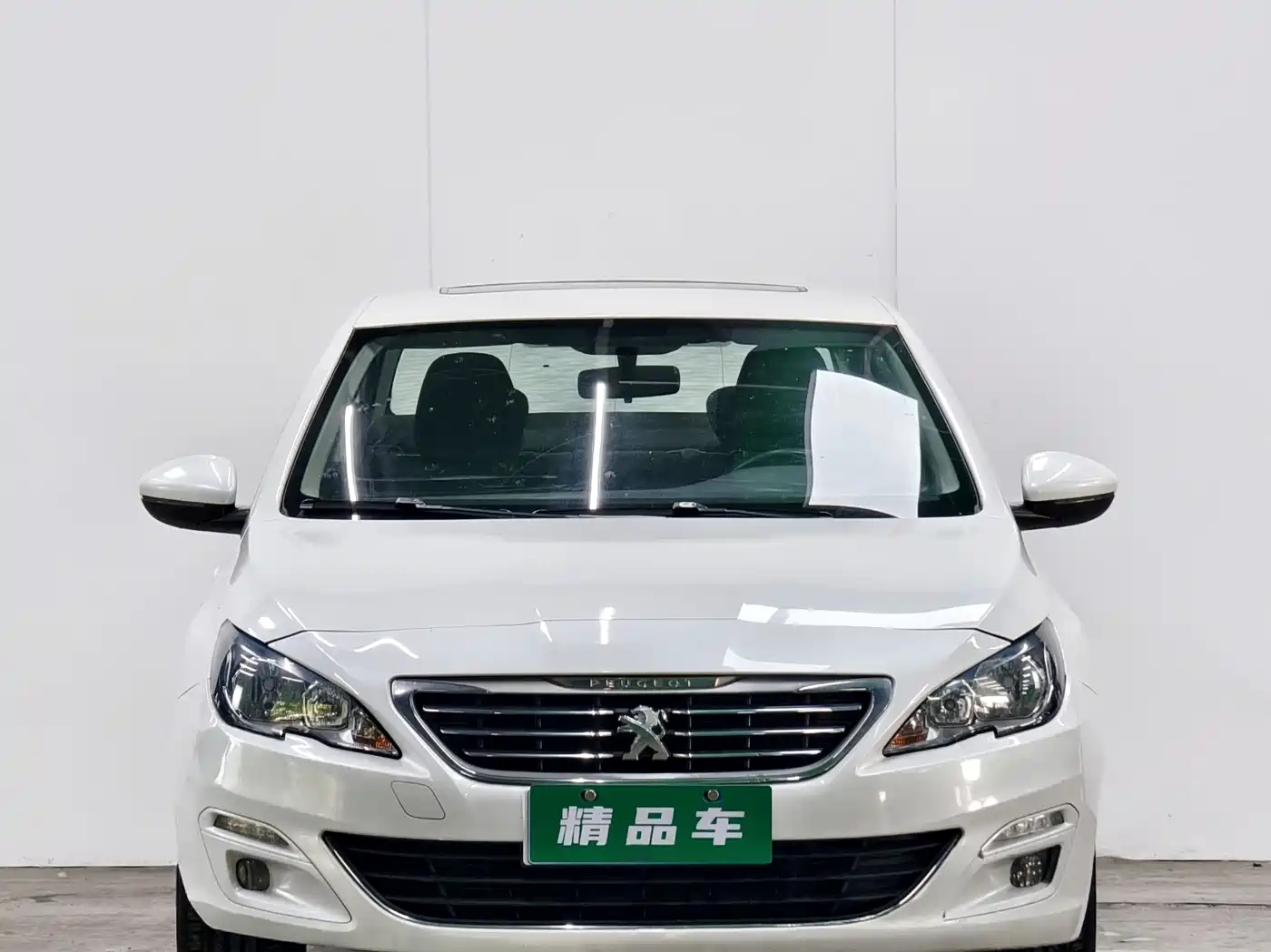 Peugeot 408 2016 1.6T Automatic Luxury Edition фото 2