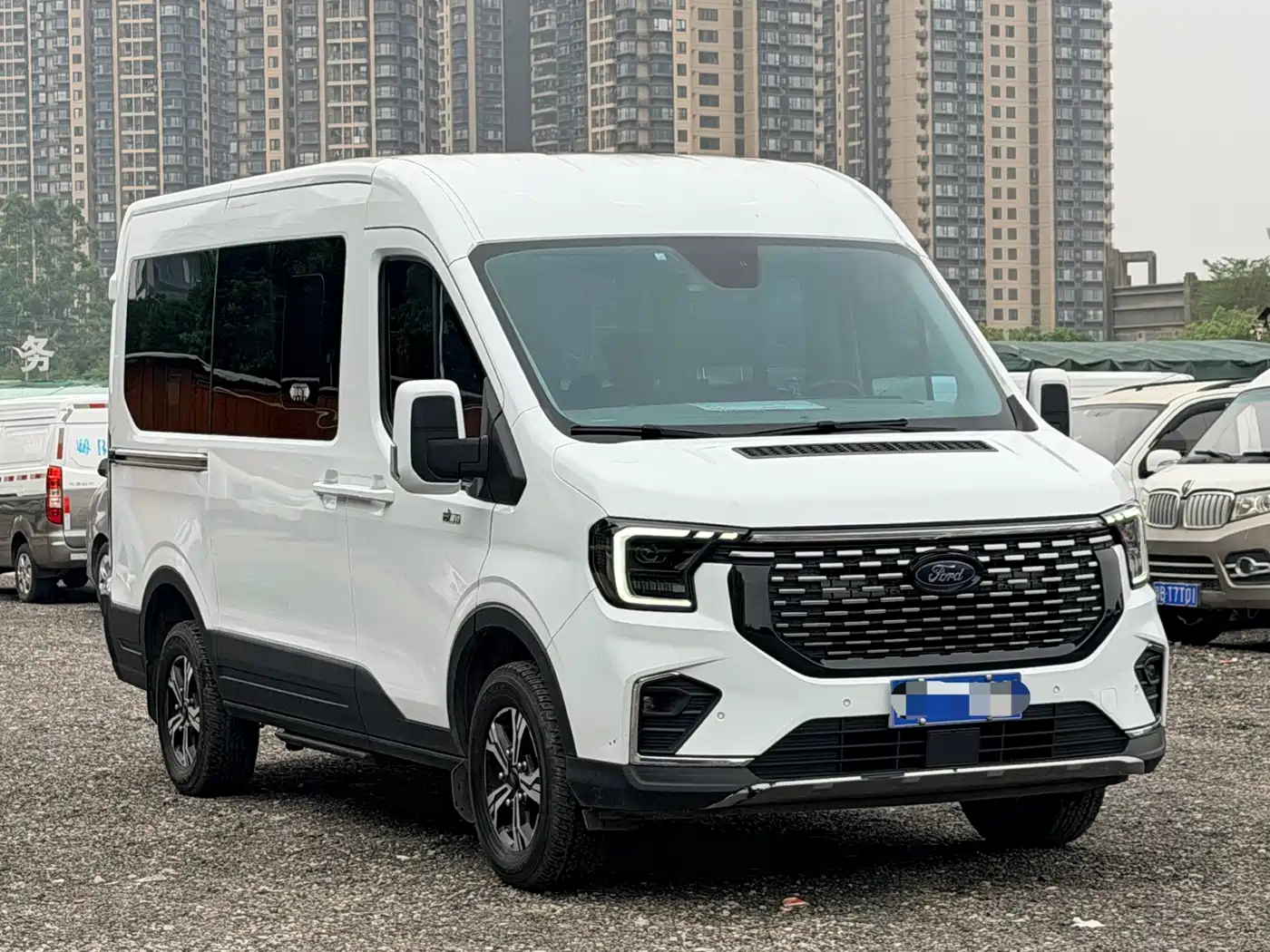 Ford Transit T8 2024 T8 2.3T Diesel Automatic Medium Wheelbase Medium Roof 9-Seat Business Travel Version (2/2/2/3 seating) фото 3
