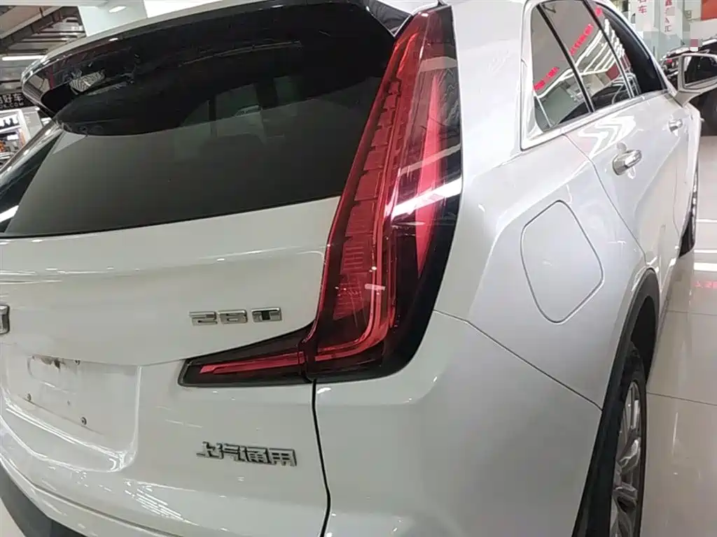 Cadillac XT4 2018 28T FWD Leading Edition фото 8