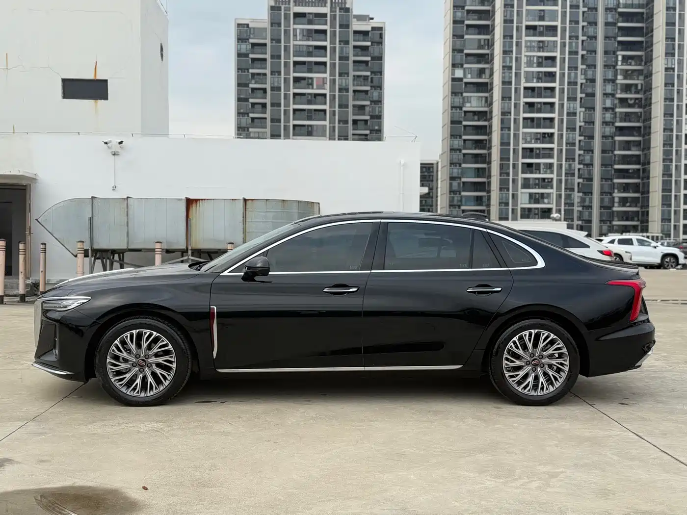 Hongqi H5 2023 2.0T Auto Smart Connect Flag Comfort фото 17