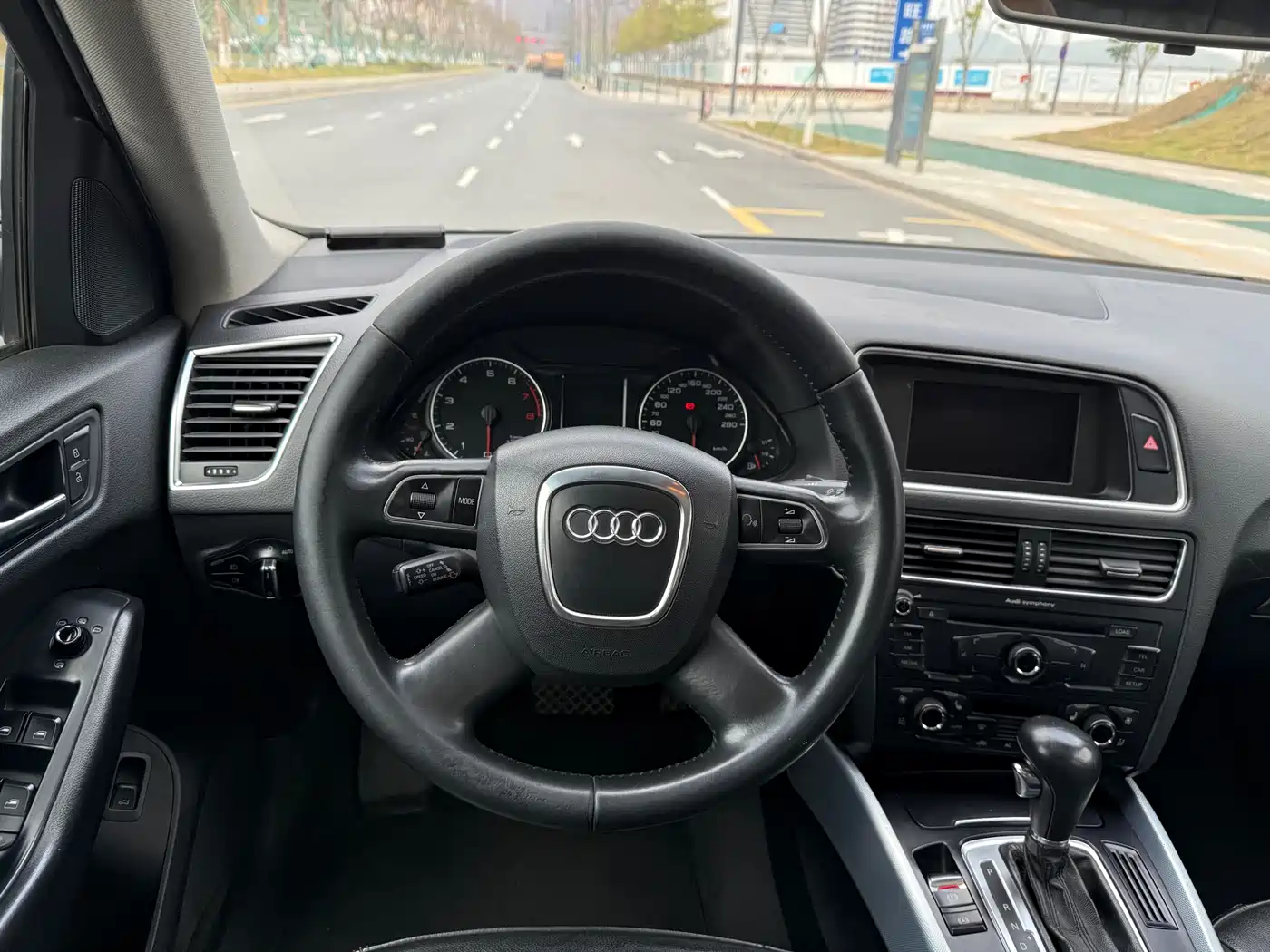 Audi Q5 2012 2.0TFSI Luxury фото 11