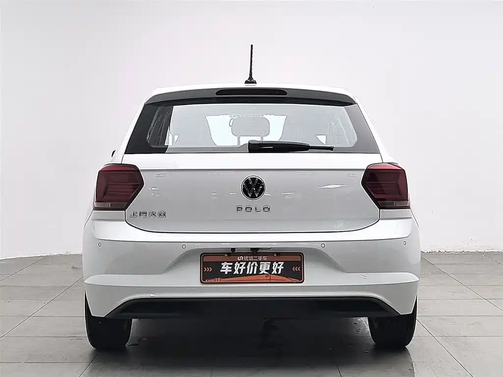 Volkswagen Polo 2023 Facelift Plus 1.5L Auto Chroma Tech Edition фото 4