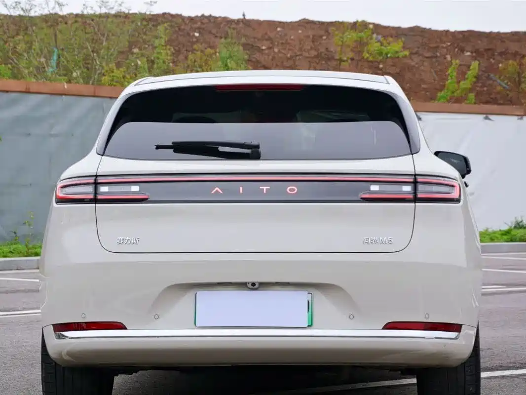 AITO Wenjie AITO M5 2025 Extended Range Ultra AWD фото 8