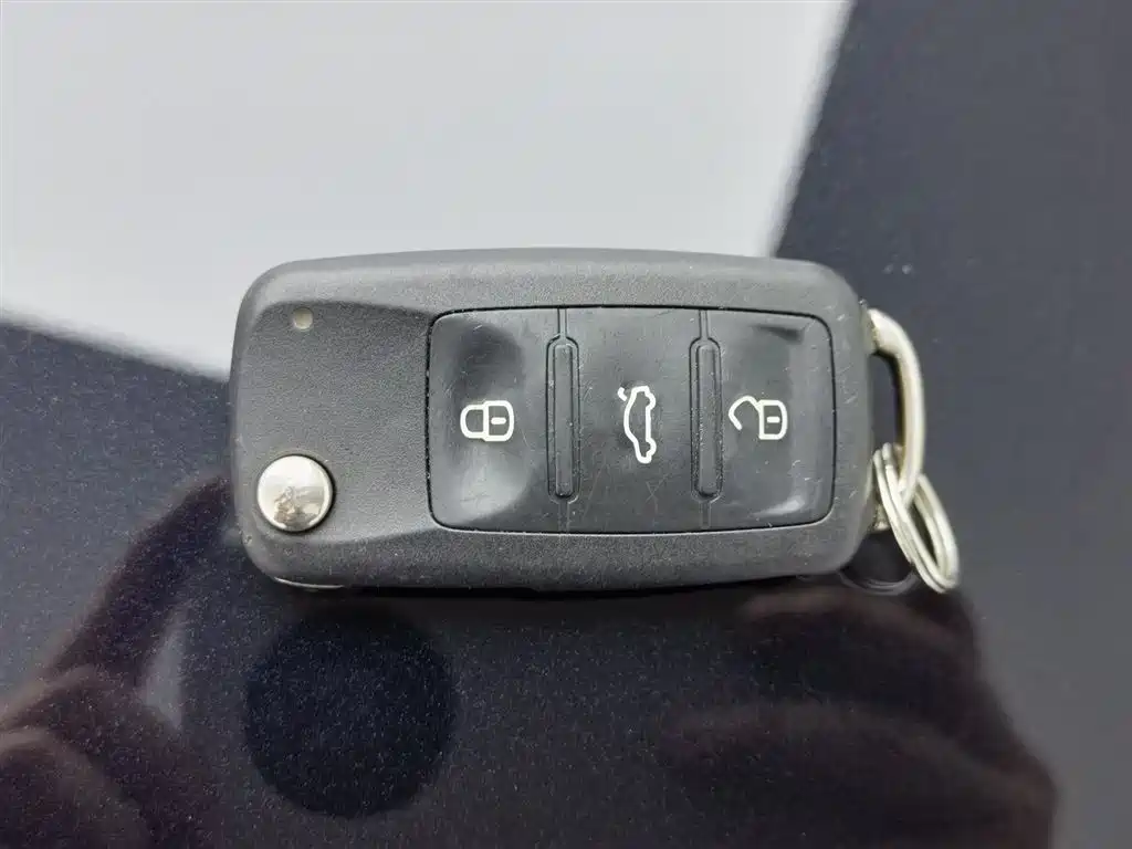 Volkswagen Tiguan 2012 2.0TSI Comfort фото 19