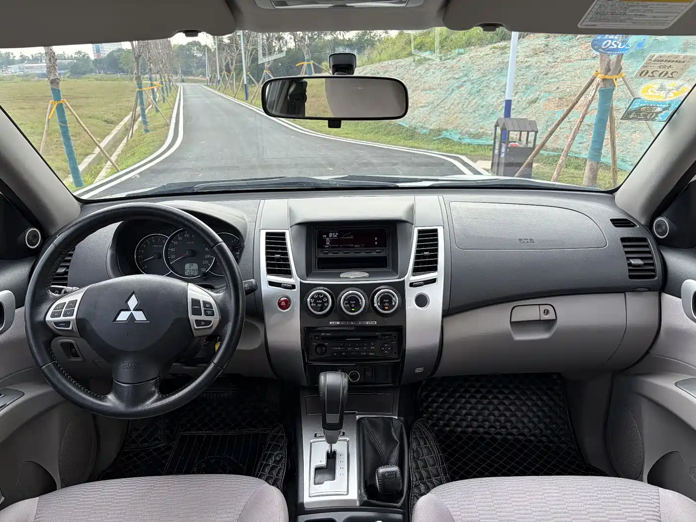 Mitsubishi Pajero Sport 2013 3.0L AWD Executive фото 7