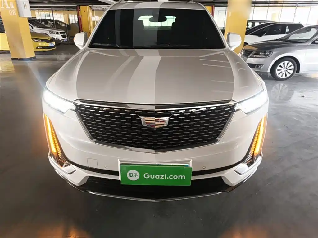 Cadillac XT6 2022 2.0T 7-Seater 2WD Luxury Edition фото 3