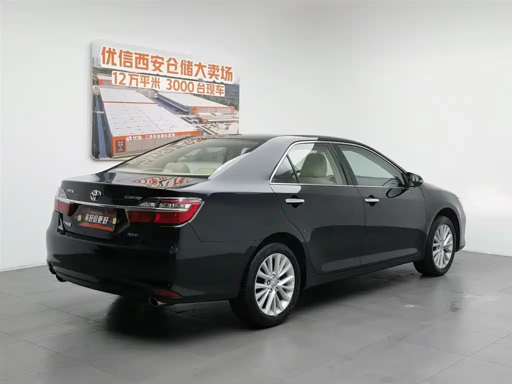 Toyota Camry 2015 2.5G Luxury Navigation Edition фото 2
