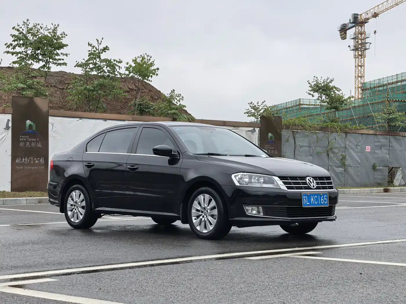 Volkswagen Lavida 2013 1.6L Manual Comfort Edition фото 2