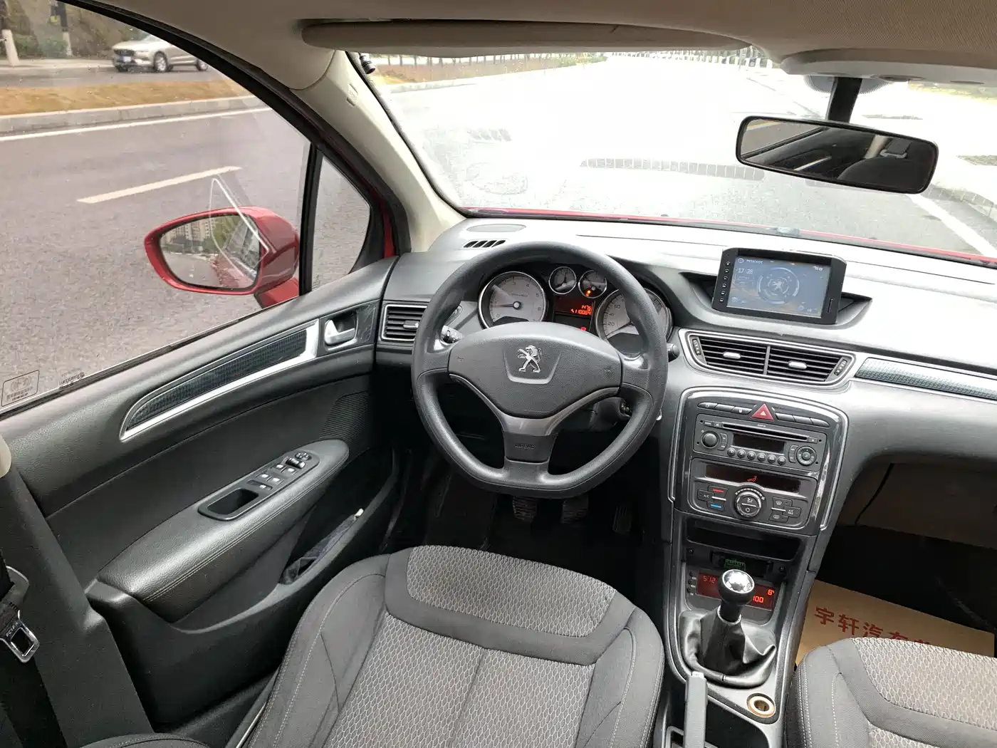 Peugeot 308 2012 1.6L Manual Premium Type фото 16