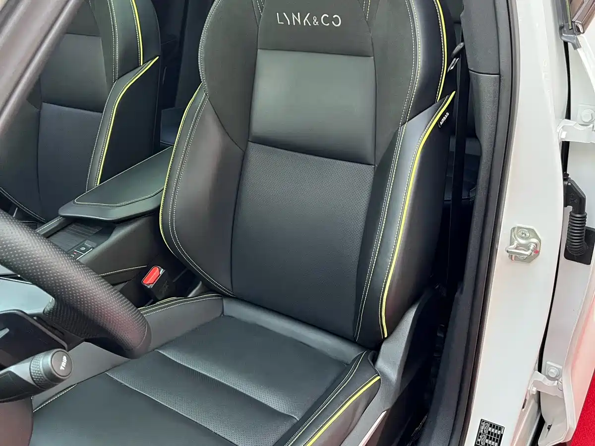 Lynk & Co 06 2023 Remix 1.5T Power Pro фото 22
