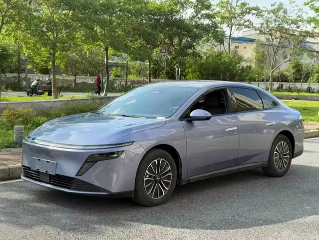  Nissan Nissan N6 2025 Mid Configuration