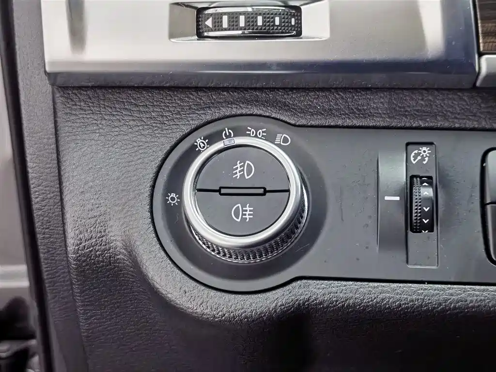 Haval H9 2017 2.0T Petrol 4WD Luxury 7-seater фото 21