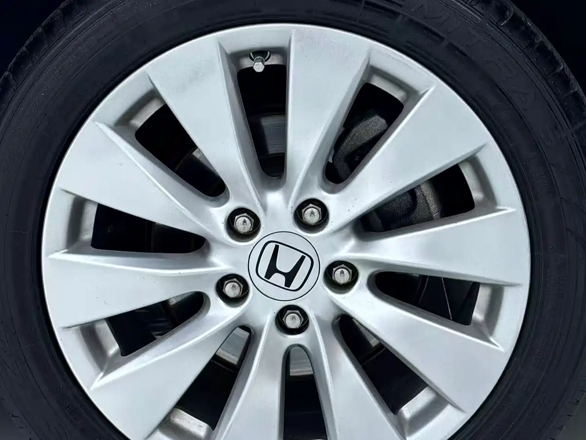 Фото 17 - Honda Accord
