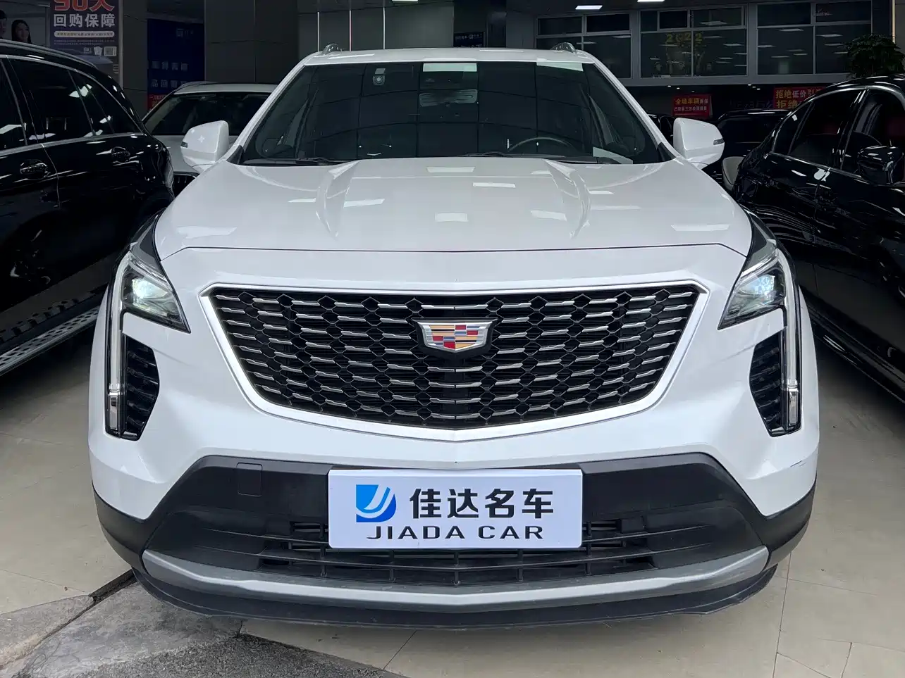 CADILLAC XT4