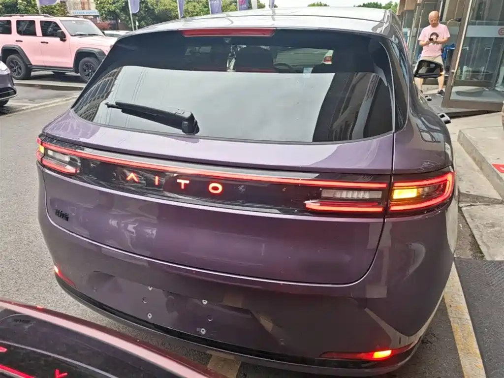 AITO Wenjie AITO M5 2025 Extended Range Ultra AWD фото 6