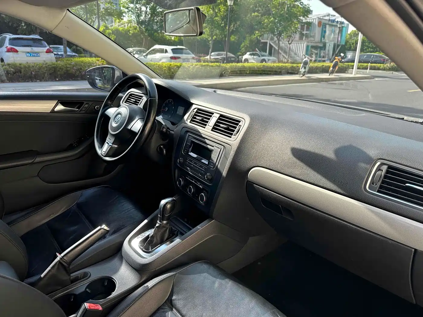 Volkswagen Sagitar 2014 Facelift 1.6L Automatic Comfort фото 8