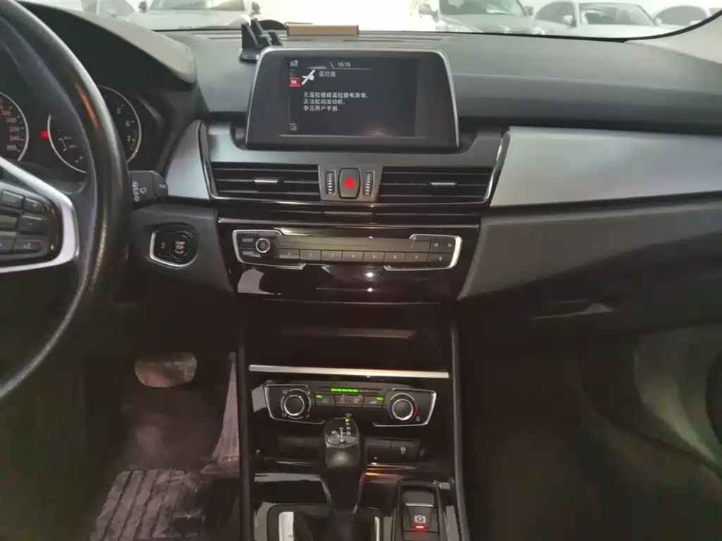 BMW 2 Series Touring 2016 218i Fashion Model фото 13