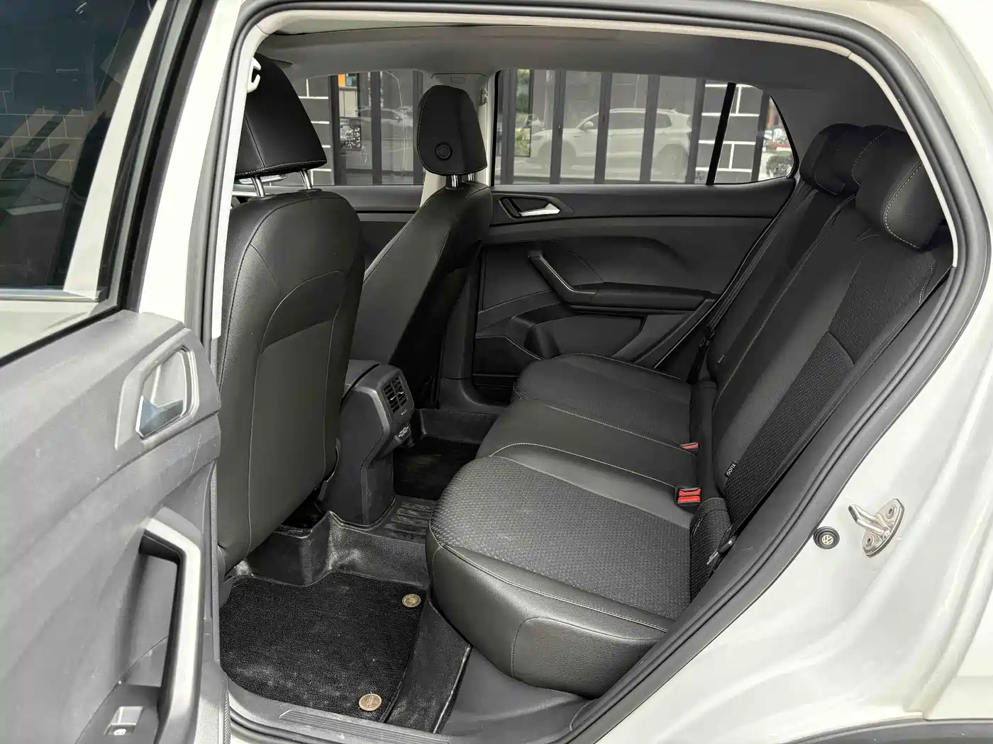 Volkswagen Tanying 2021 1.5L Automatic Smart Connect Edition фото 10