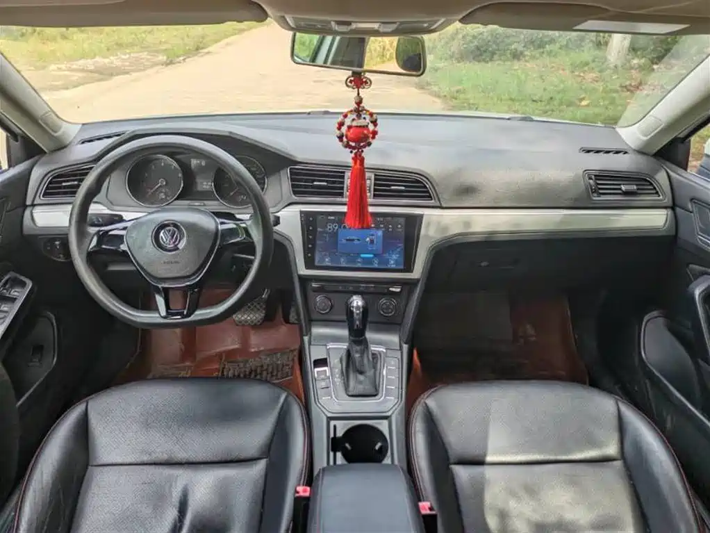 Volkswagen Lamando 2015 230TSI DSG Style фото 5